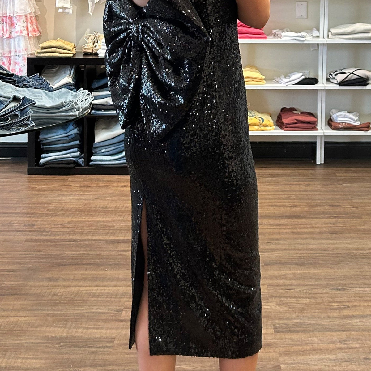 Toccin Loulou Sequined Bow-Back Midi-Dress in Black – Suite 201