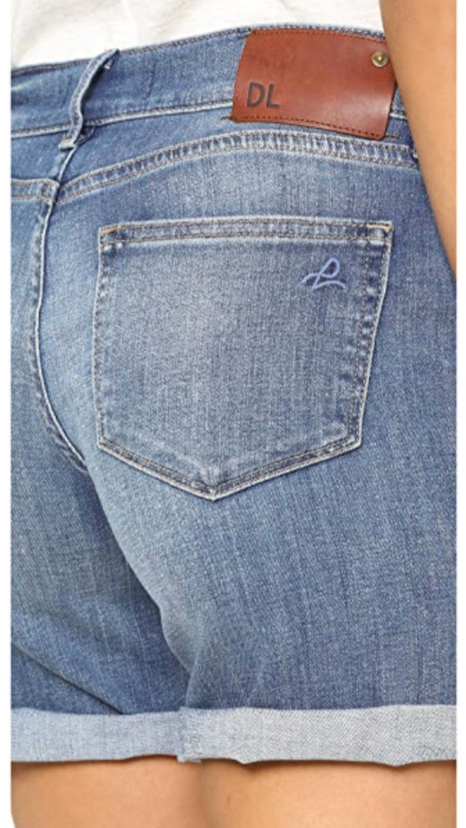 DL1961 Karlie Low Rise Boyfriend Short in Wilcox
