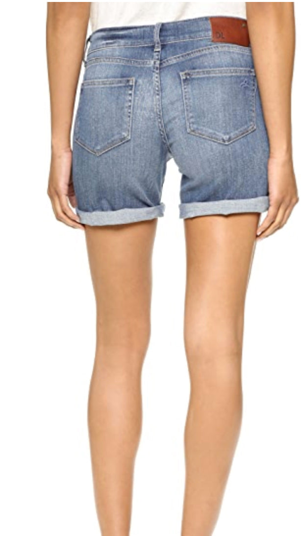 DL1961 Karlie Low Rise Boyfriend Short in Wilcox