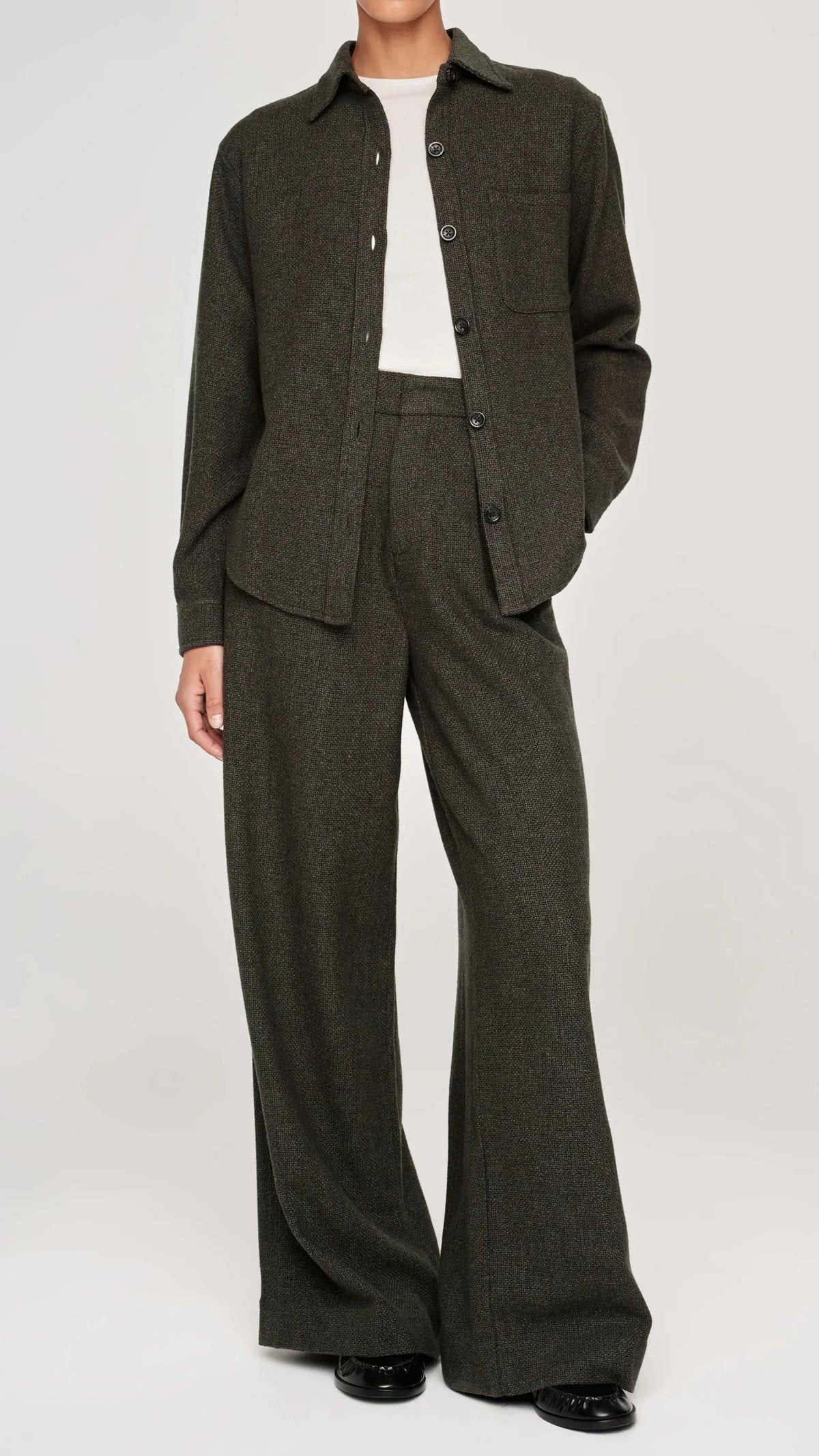 DL1961 Denim Hepburn Wide Leg High Rise Pleated 32" Pant in Evergreen