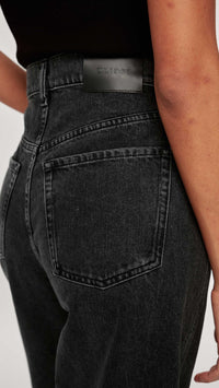 DL1961 Denim Taylor Relaxed Barrel Ultra High Rise 31" in Nightshade