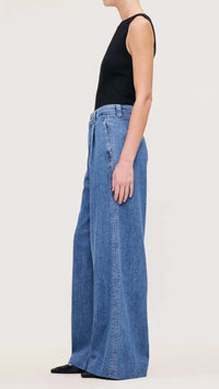 DL1961 Denim Hepburn High Rise Wide Leg Pleated 32" in Great Falls