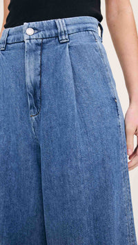 DL1961 Denim Hepburn High Rise Wide Leg Pleated 32" in Great Falls
