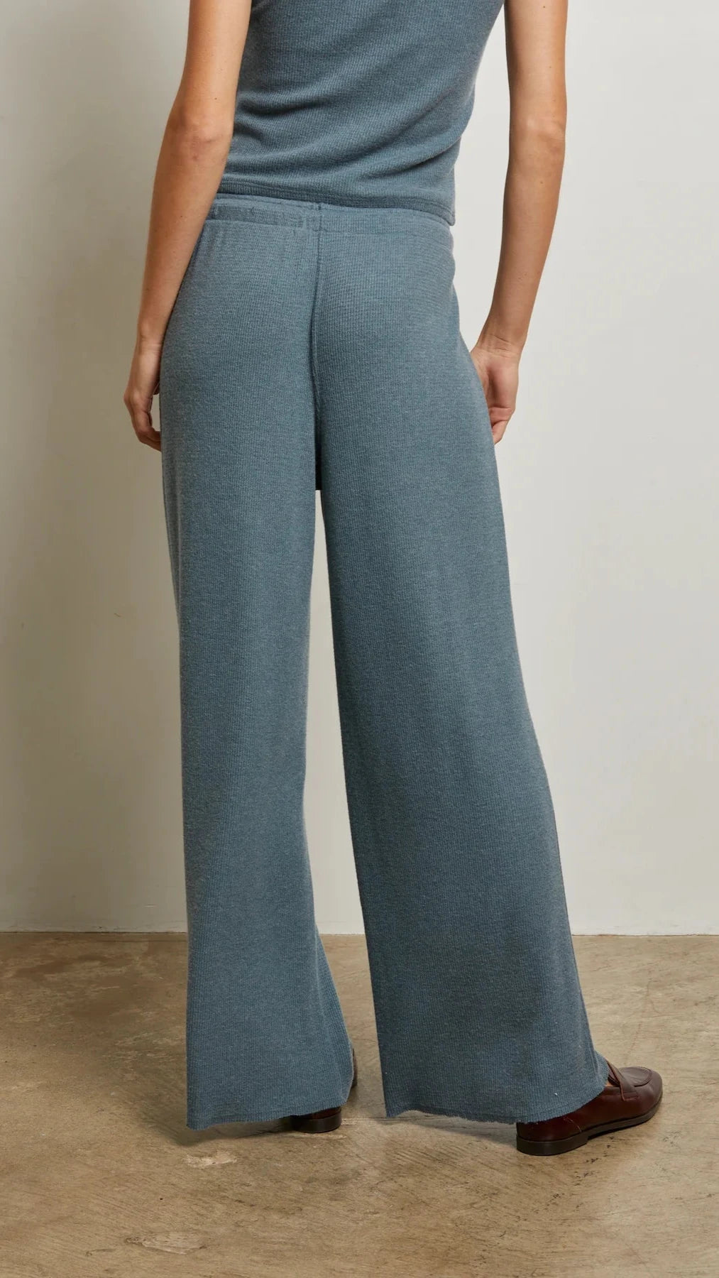 Perfect White Tee Maddie Waffle Sweatpants in Slate