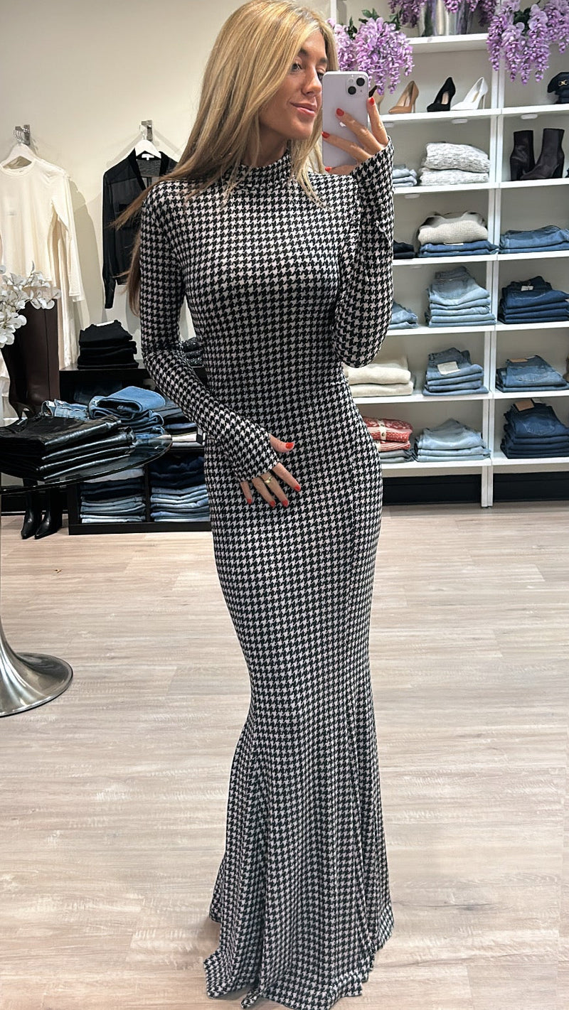 Norma Kamali Long Sleeve Turtle Fishtail Gown in Large Houndstooth
