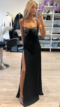 Black Halo Coressa Gown in Black