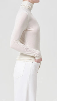 AGOLDE Pascale Long Sleeve Turtleneck in Oat Milk