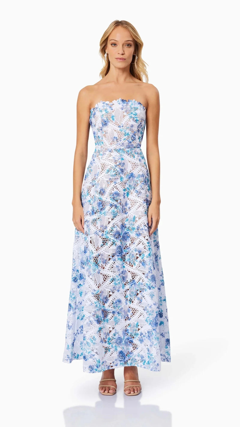 Elliatt Savannah Fitted Strapless Lace Dress In Blue