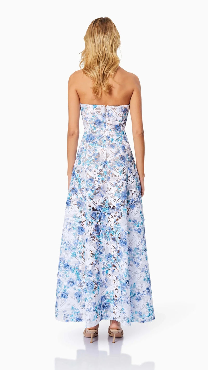 Elliatt Savannah Fitted Strapless Lace Dress In Blue
