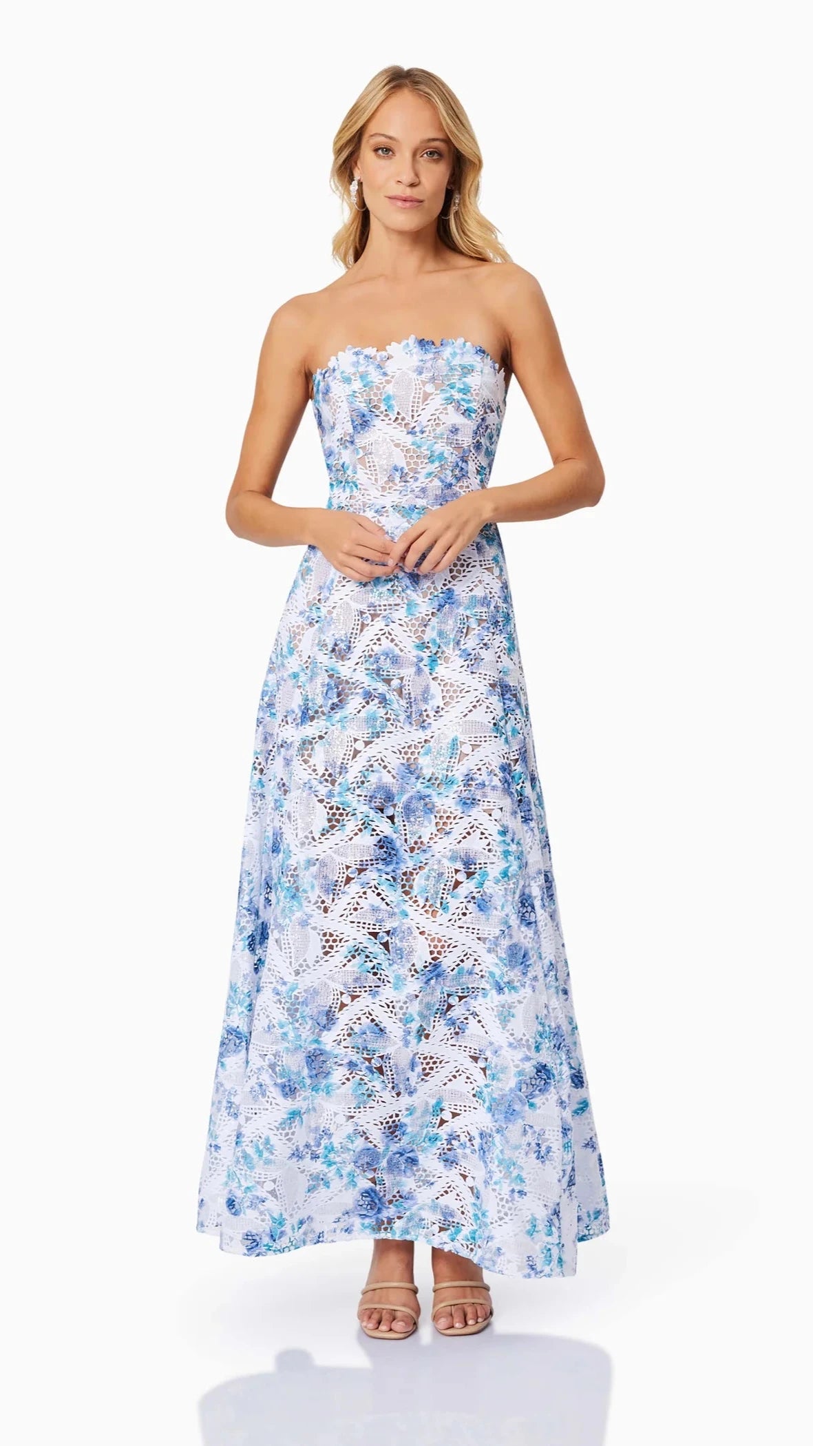 Elliatt Savannah Fitted Strapless Lace Dress In Blue