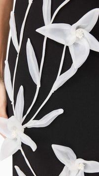 Elliatt Ilaraia Strapless Midi Dress in White/Black