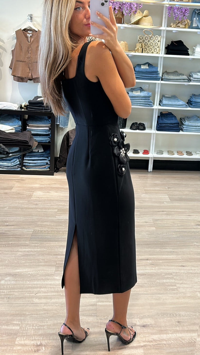 Elliatt Chantelle 3D Midi Dress in Black