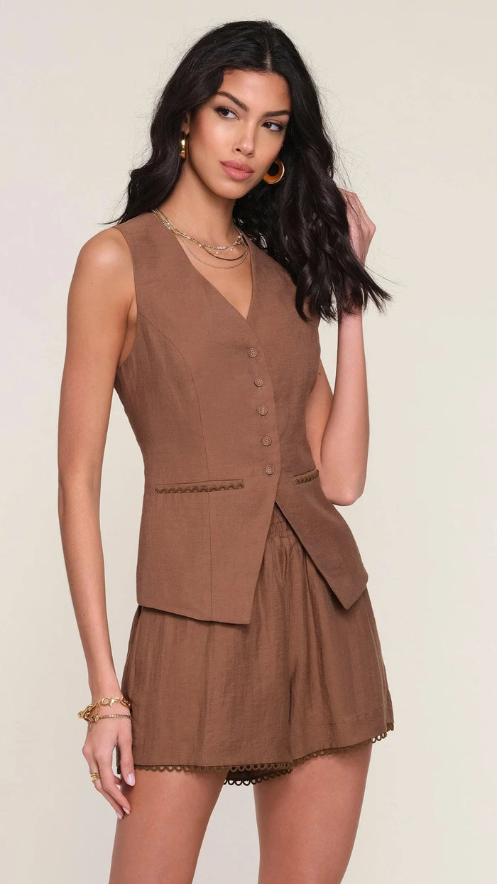 Heartloom Campari Vest in Mocha