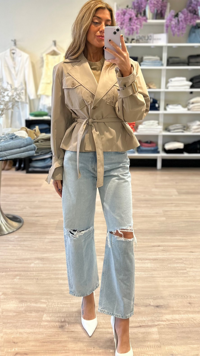Lamarque Quinn Short Trench in Khaki