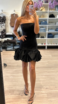 Elliatt Evee Strapless Mini Dress in Black