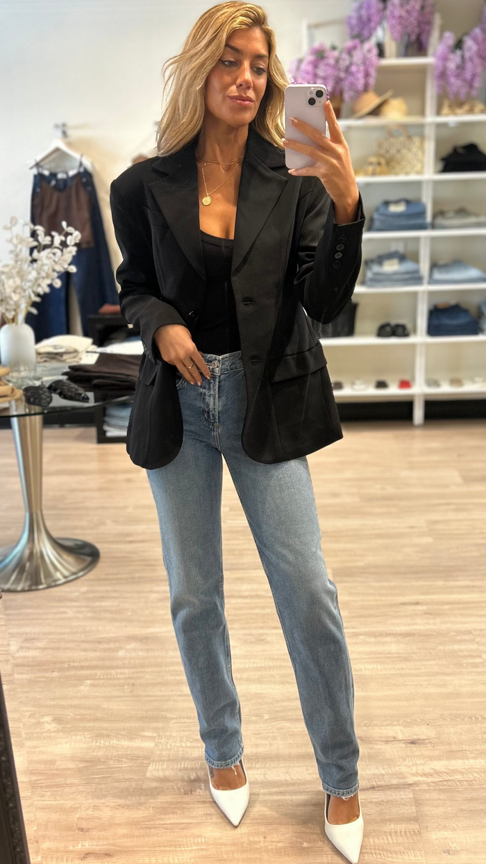 Line and Dot Ida Hourglass Blazer in Black