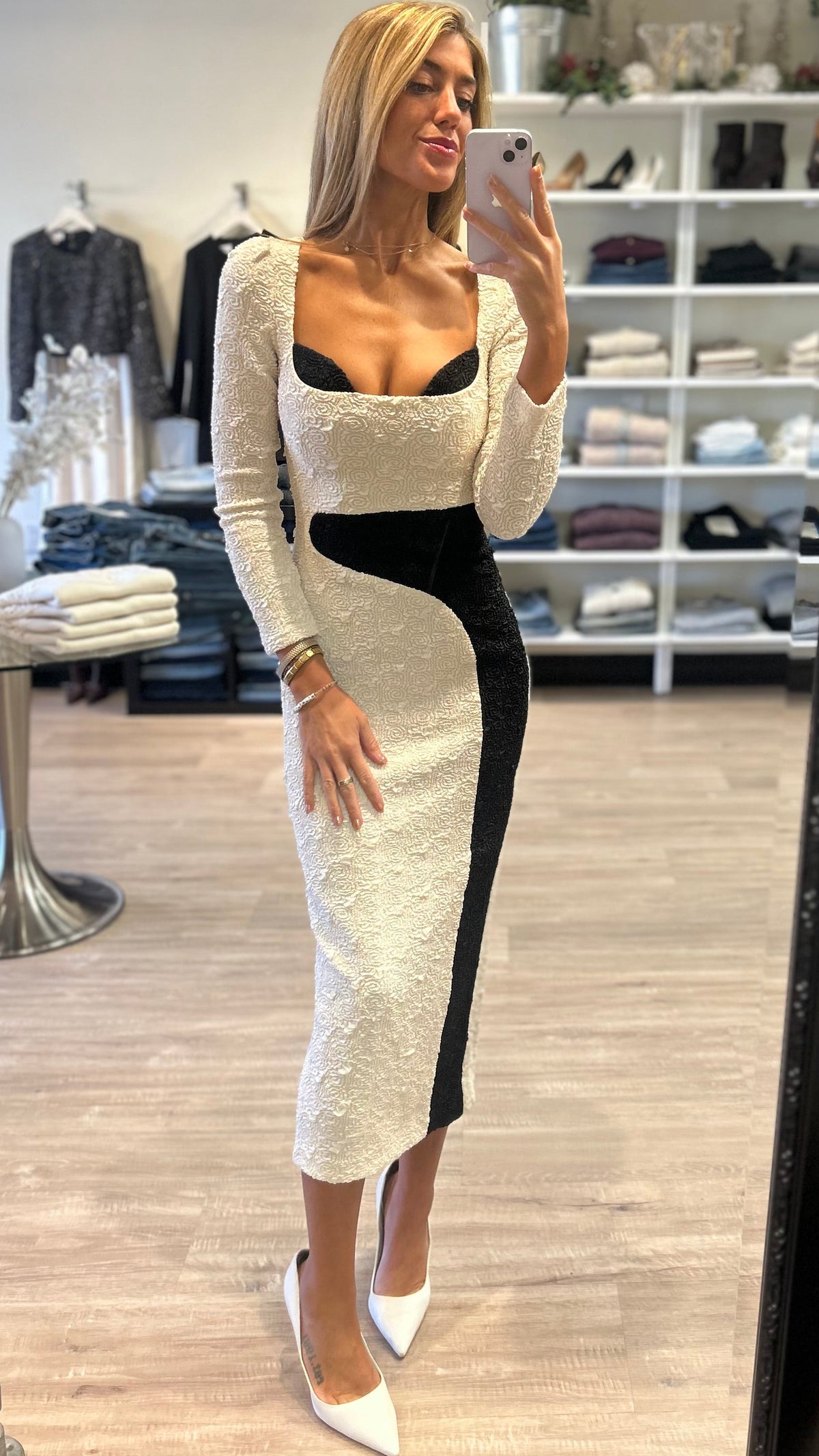 Elliatt Paloma Long Sleeve Midi Dress in Black/White