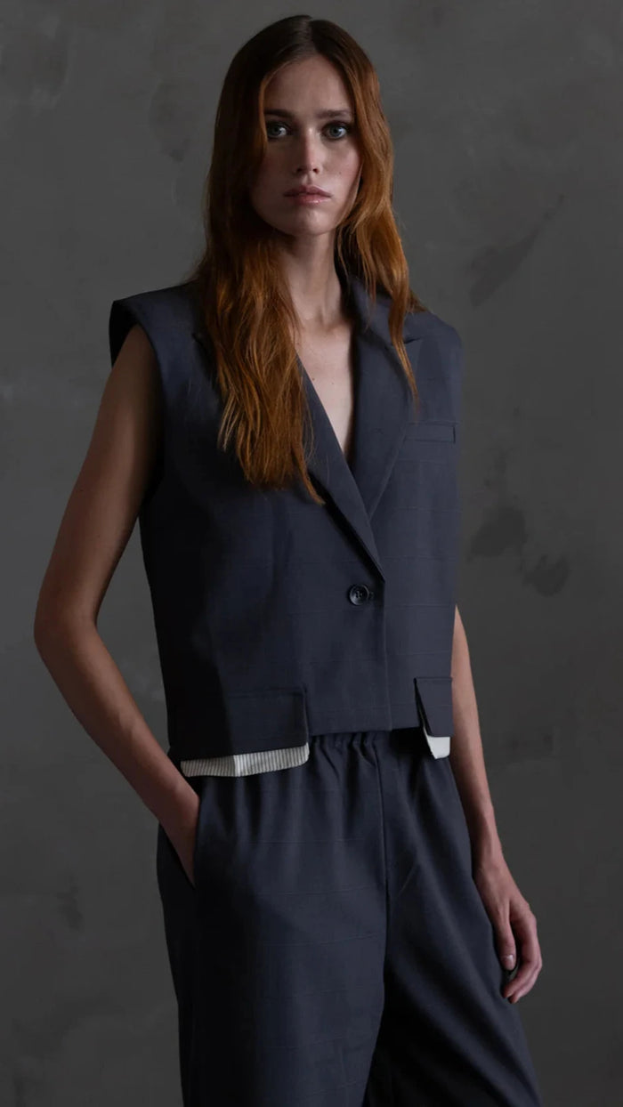 Osis Gwen Sleeveless Vest in Grey