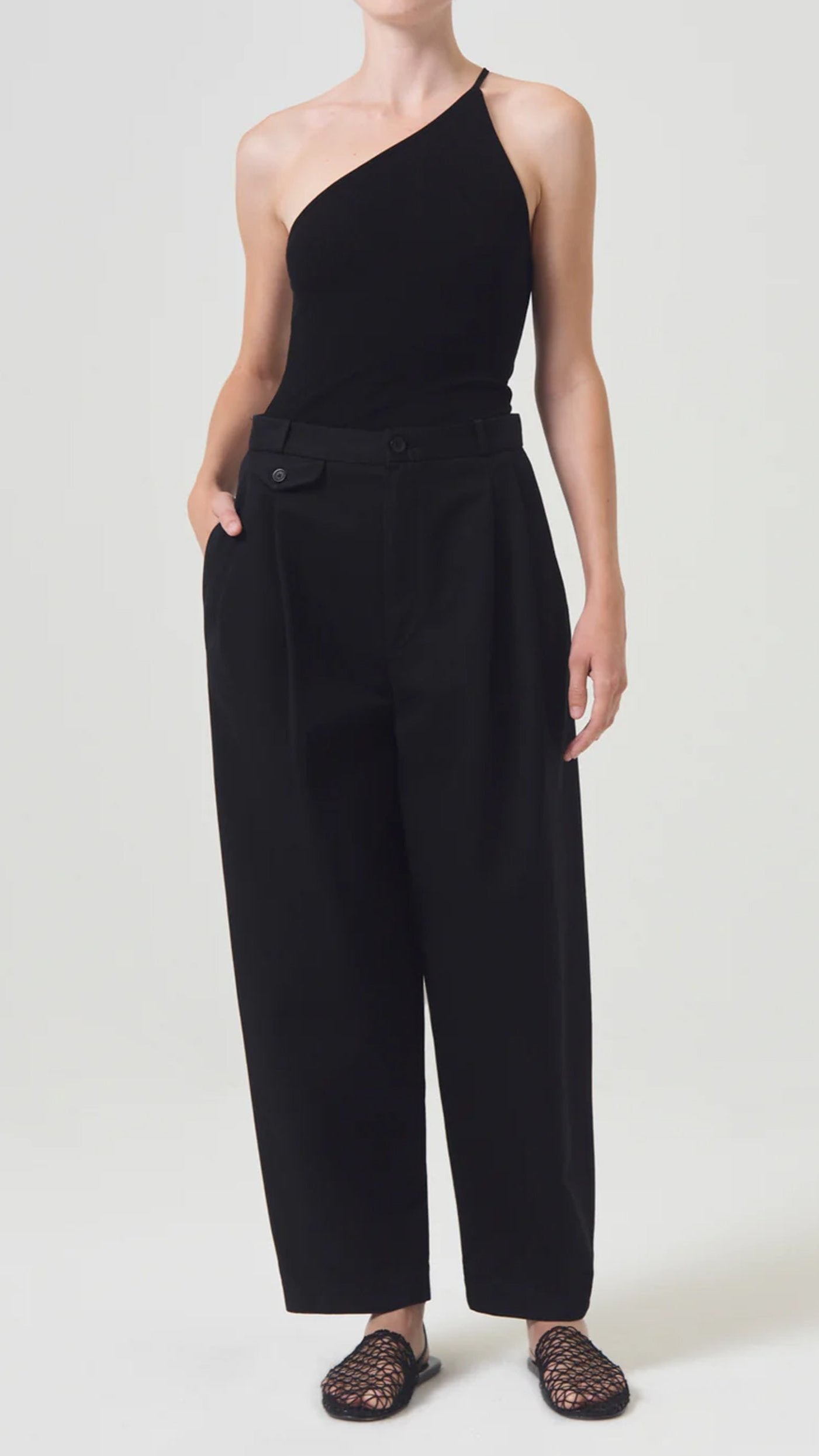 AGOLDE Becker Chino in Black – Suite 201