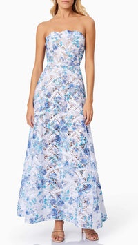 Elliatt Savannah Fitted Strapless Lace Dress In Blue