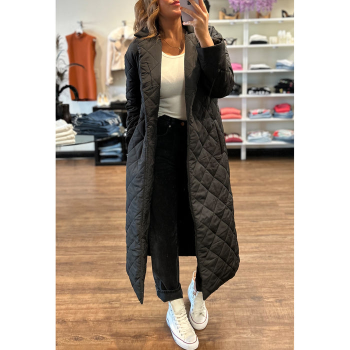 Ena Pelly Mia Longline Quilted Jacket in Black *AVAILABLE FOR PREORDER*