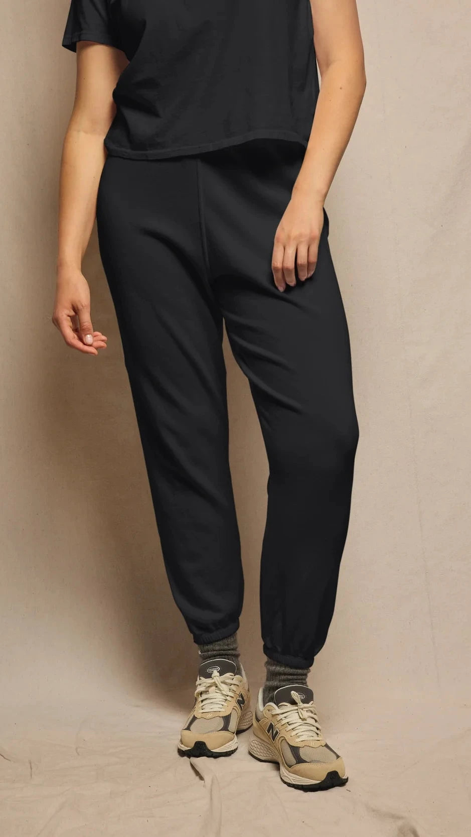 Perfect White Tee Johnny French Terry Easy Sweatpants in Black