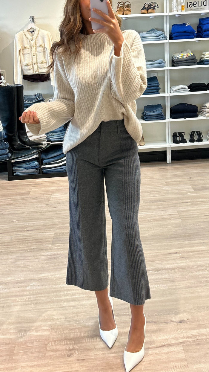 Naadam Luxe Wool-Blend Ribbed Hybrid Cropped Trousers in Granite